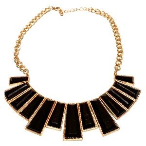 Elegant black necklace